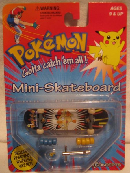 File:Meowth Mini-Skateboard.jpg